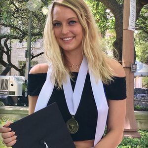 Meet your Posher, Claire